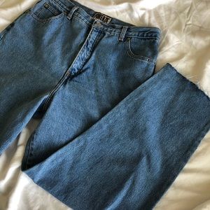 Cropped High Waist Mom Jean